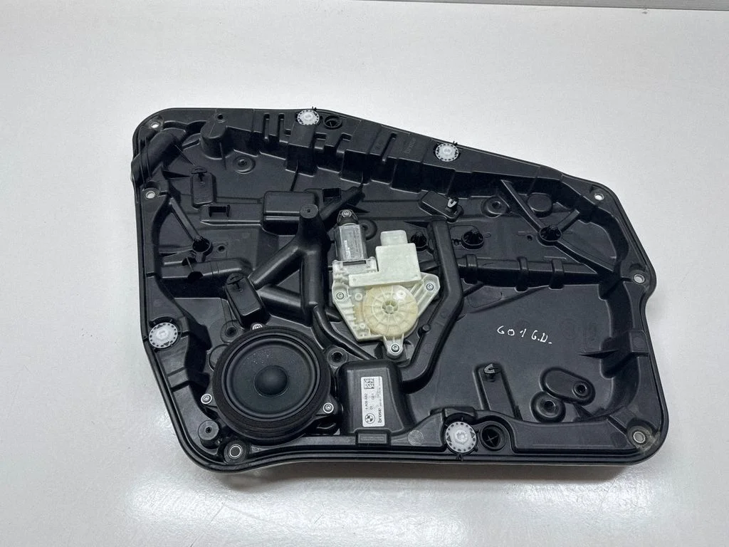 Rear door window regulator with motor 7455084