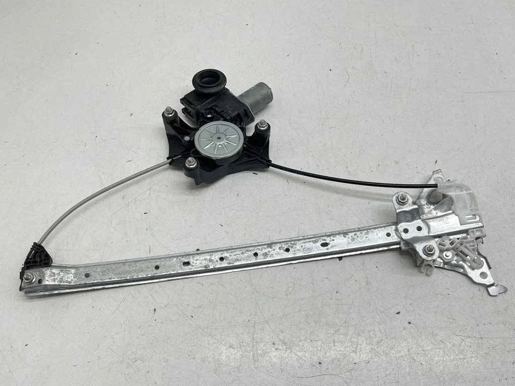 Rear door window regulator with motor 857100R020