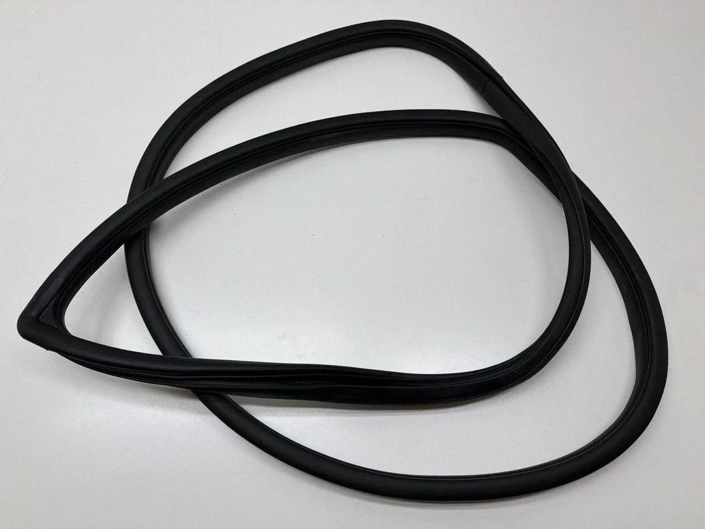 Rear door rubber seal (on body) – rear left