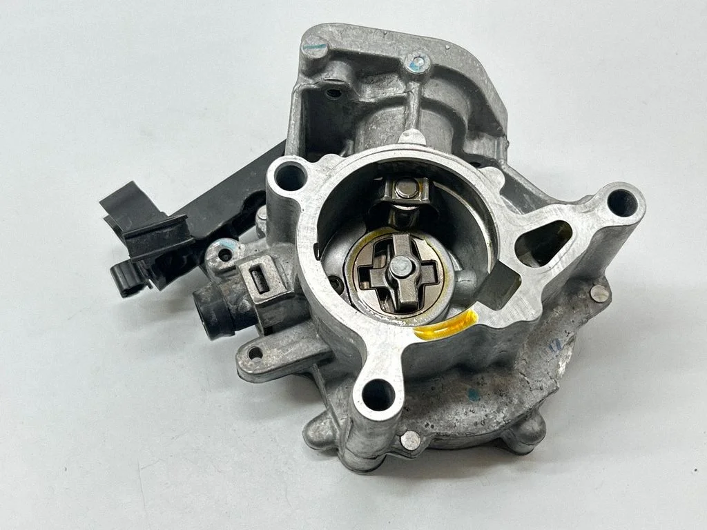 Vacuum pump 06k145100bb