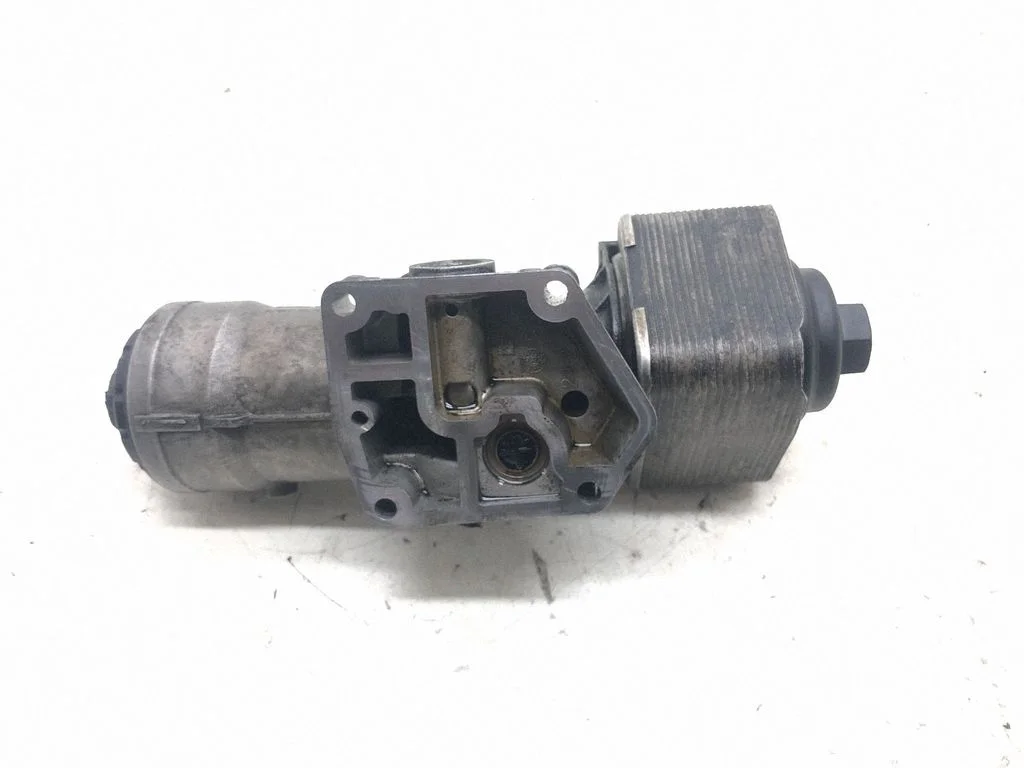 Oil filter mounting bracket 045115389J