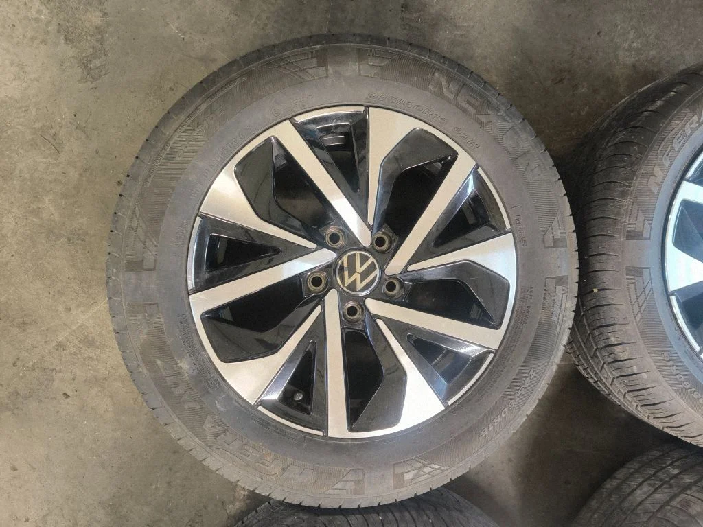 R16 alloy rim 5GM601025AD
