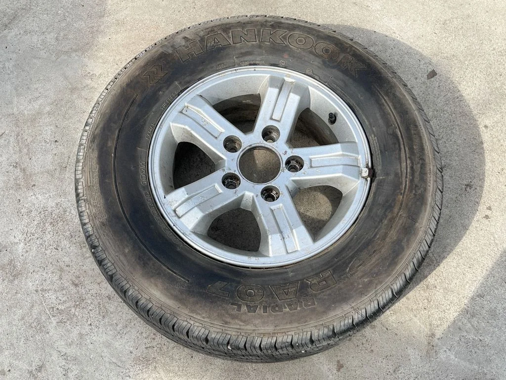 R16 alloy rim