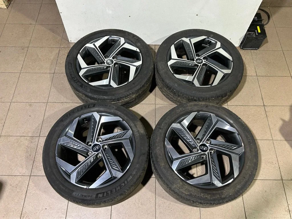 R19 alloy rim 52910N7320