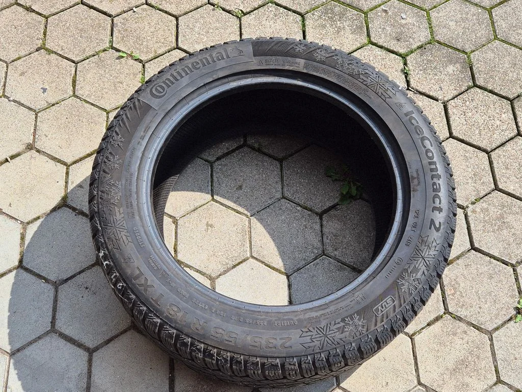 R18 winter/snow tires with studs – Audi Q5 SQ5 8R (2008-2017)