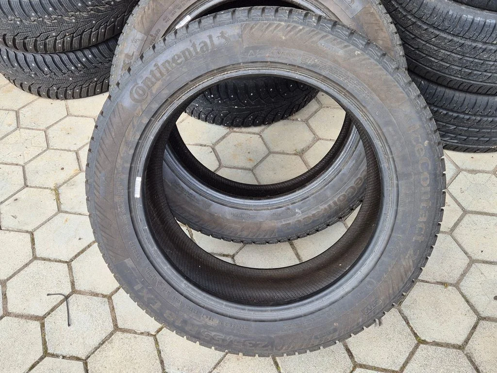 R18 winter/snow tires with studs – Audi Q5 SQ5 8R (2008-2017)