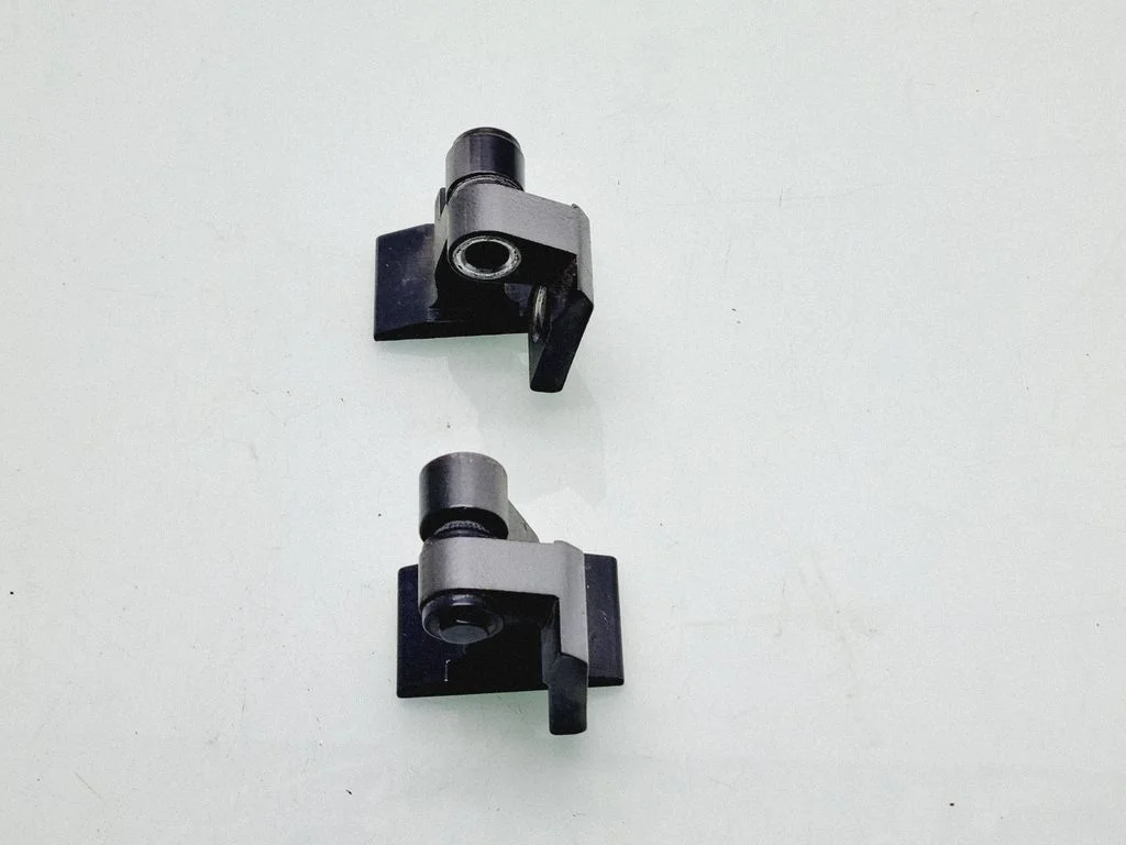 Front door hinges set 7246066