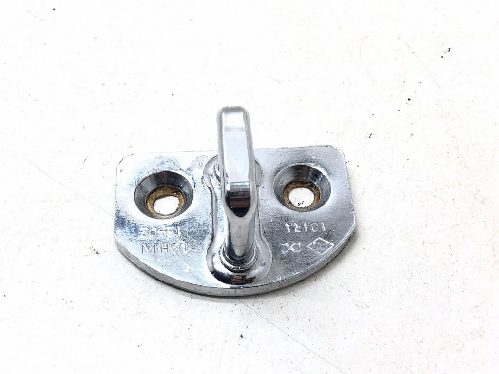 Front door lock loop/hook striker – Renault Megane III (2009-2016)