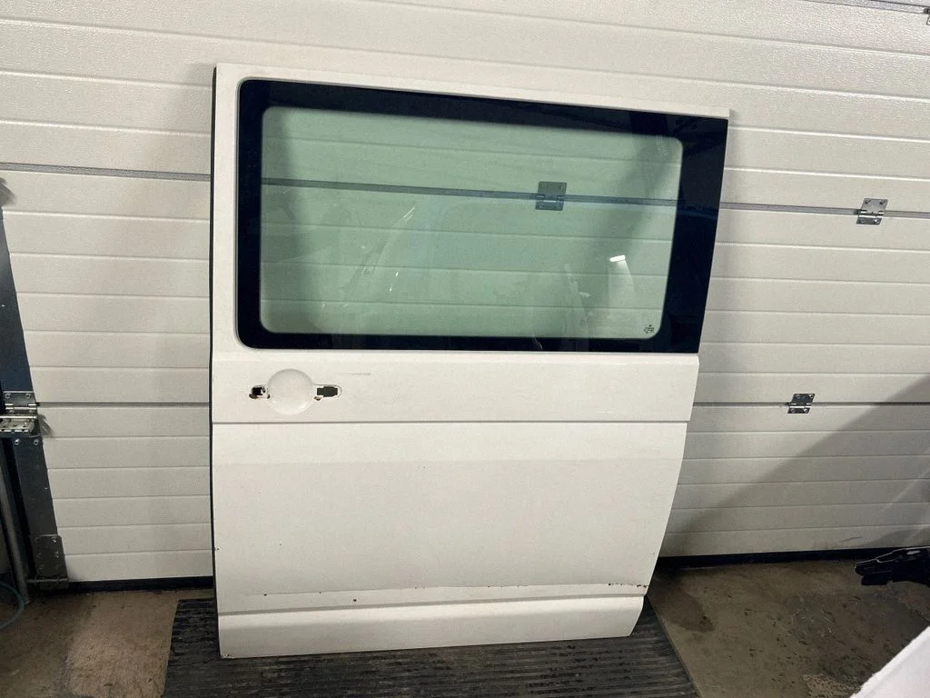 Side sliding door 7LA843107D
