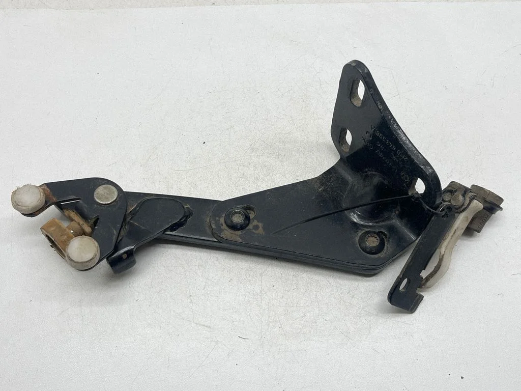 Sliding door lower roller guide/hinge – Volkswagen Caddy (2011-2016)