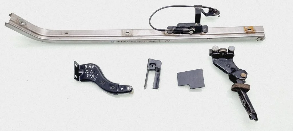 Roller guide/hinge set – Volkswagen Caddy (2011-2016)