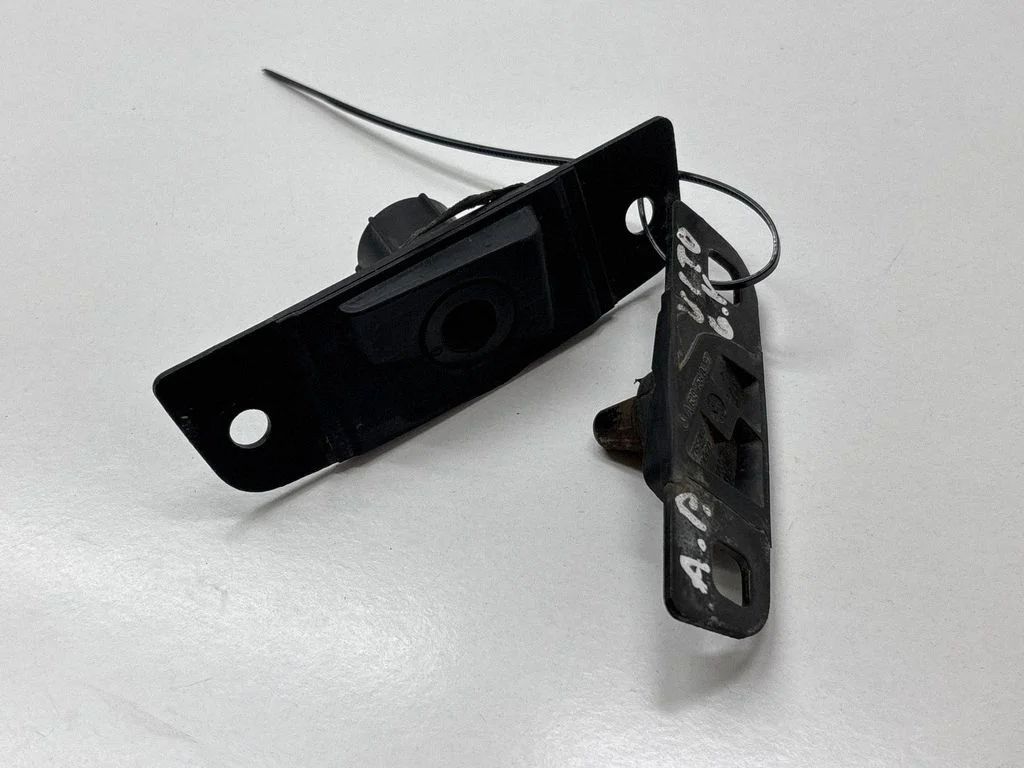 Sliding door lock loop/hook striker A6397580427