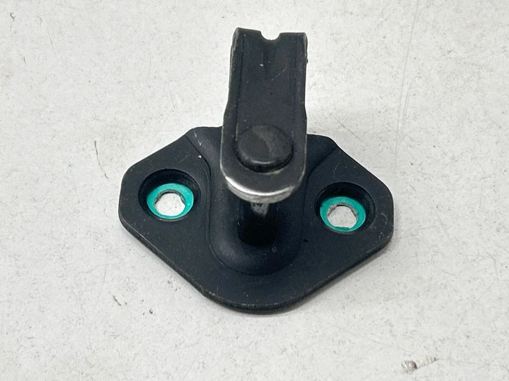 Sliding door lock loop/hook striker 7H0843767E