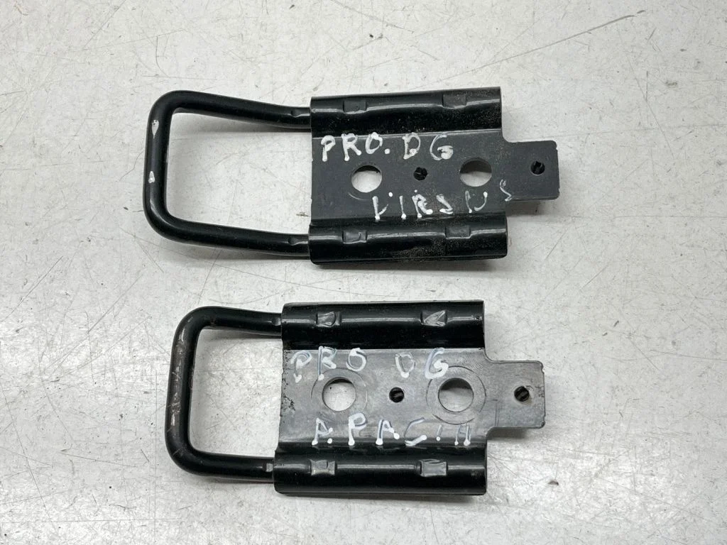 Sliding door lock loop/hook striker 9809286780