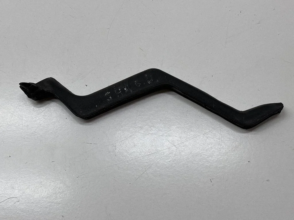 Sliding door rubber seal 7N0868624C