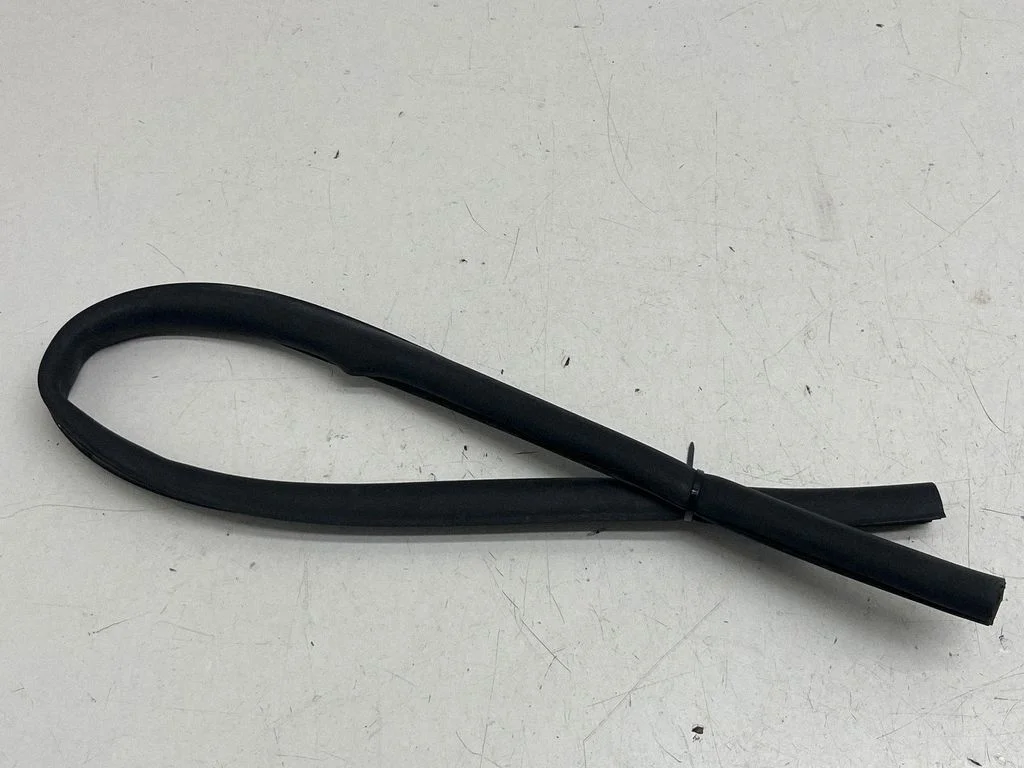 Sliding door rubber seal – rear left