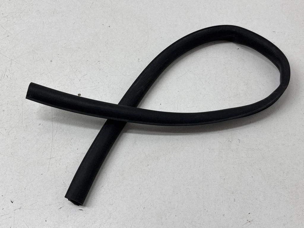 Sliding door rubber seal – rear right