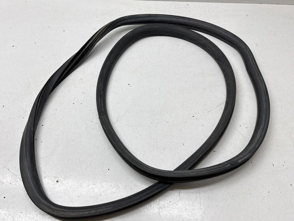 Sliding door rubber seal – Volkswagen Caddy (2011-2016)