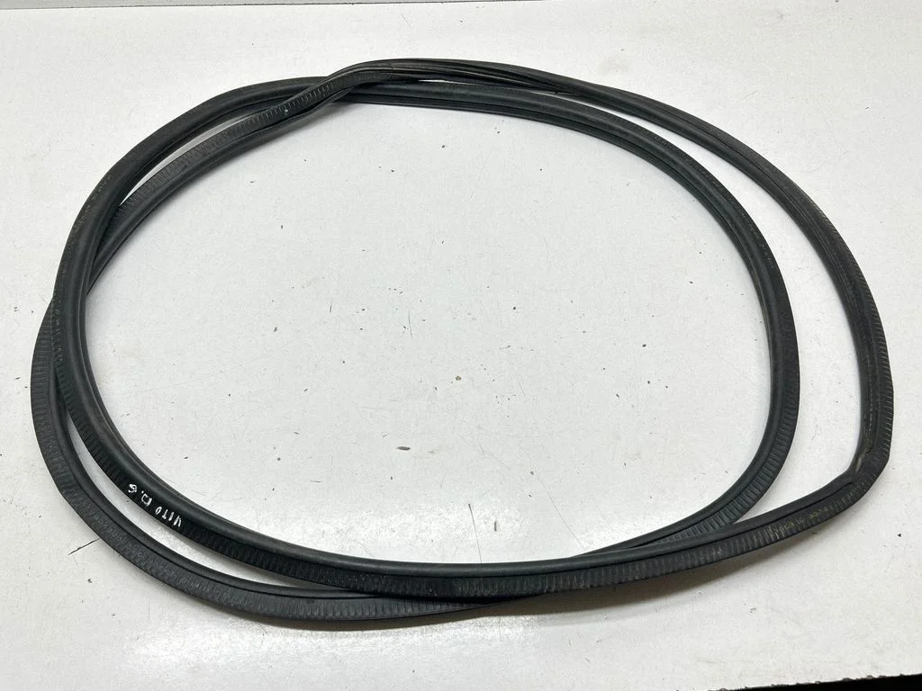 Sliding door rubber seal – Mercedes-Benz Vito Viano W639 (2003-2014)