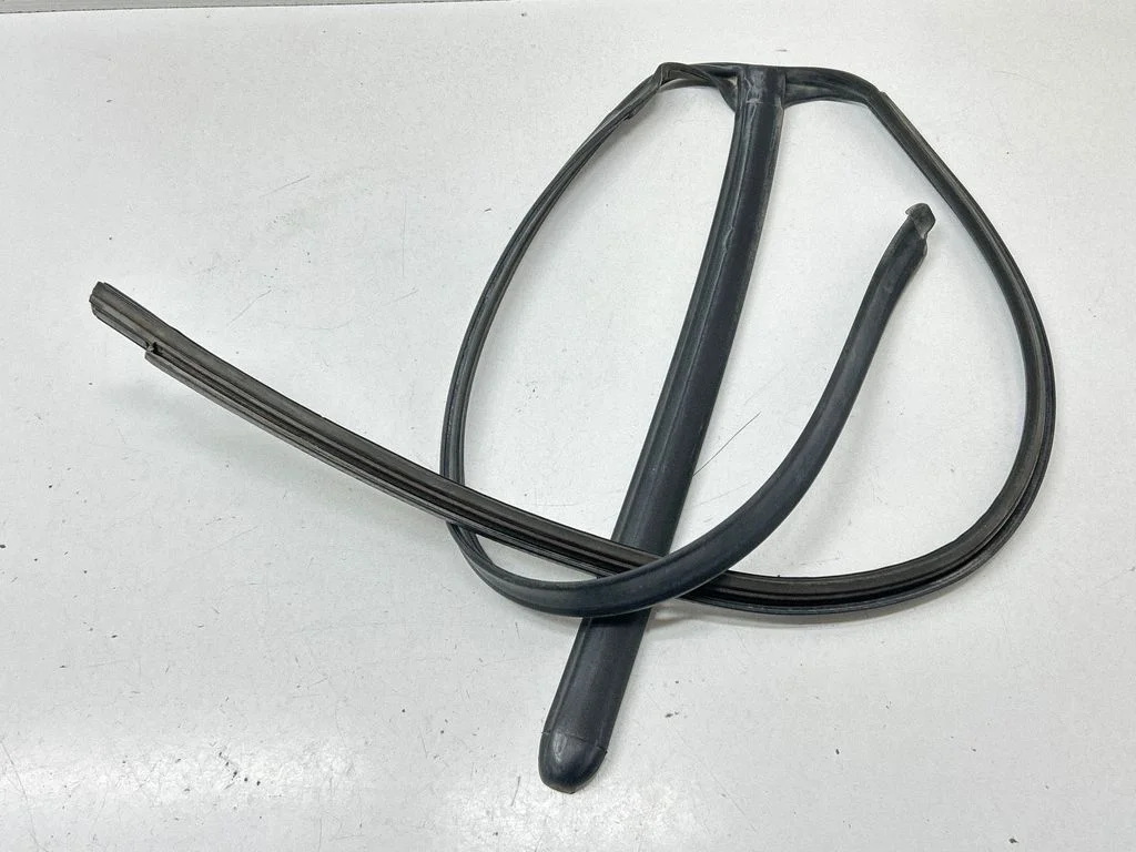Sliding door rubber seal – Mercedes-Benz Vito Viano W639 (2003-2014)
