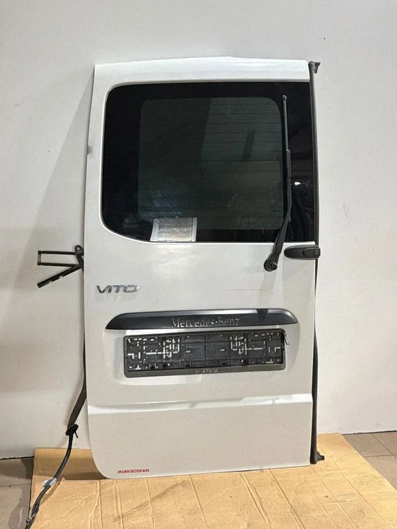 Back/rear loading door – rear left