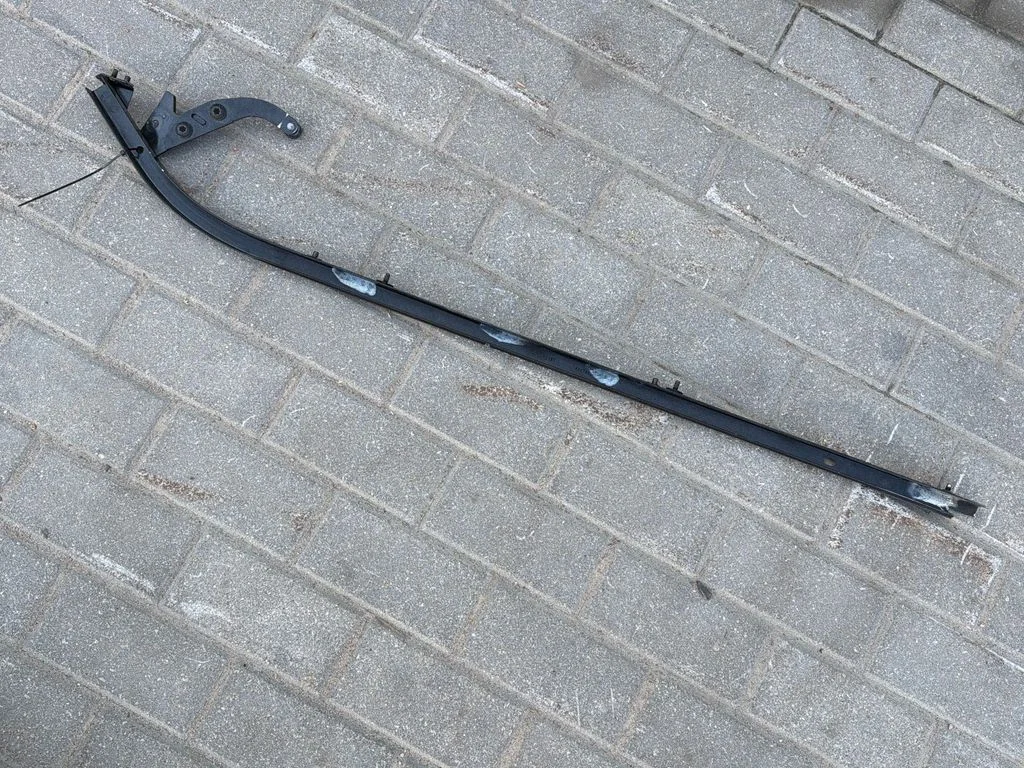 Liugukse ülemine juhtsiin – Mercedes-Benz Vito Viano W447 (2014-)