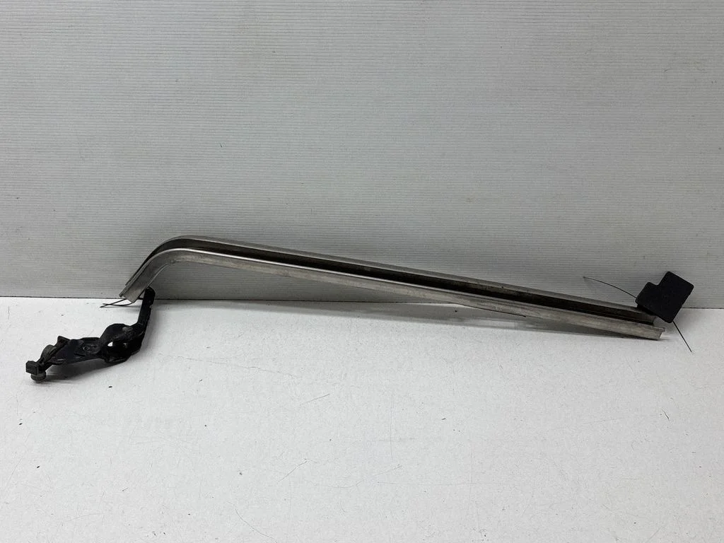 Sliding door upper top rail – Volkswagen Caddy (2011-2016)