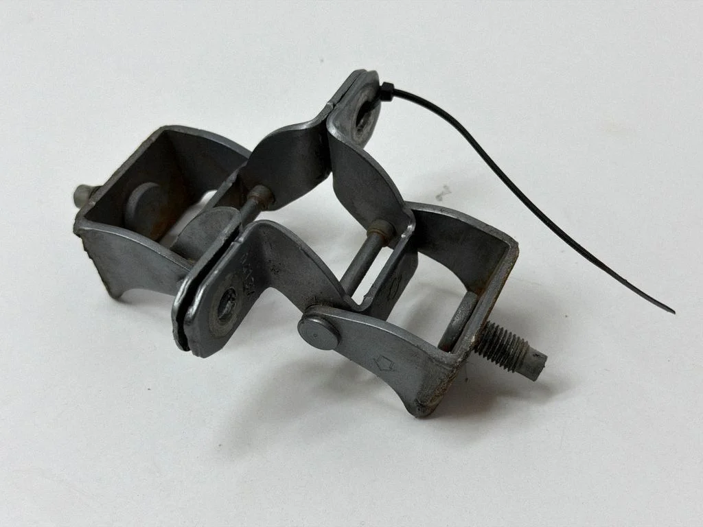 Laadimisukse hingede komplekt 0413X – Nissan Note (E12) (2014-2016)
