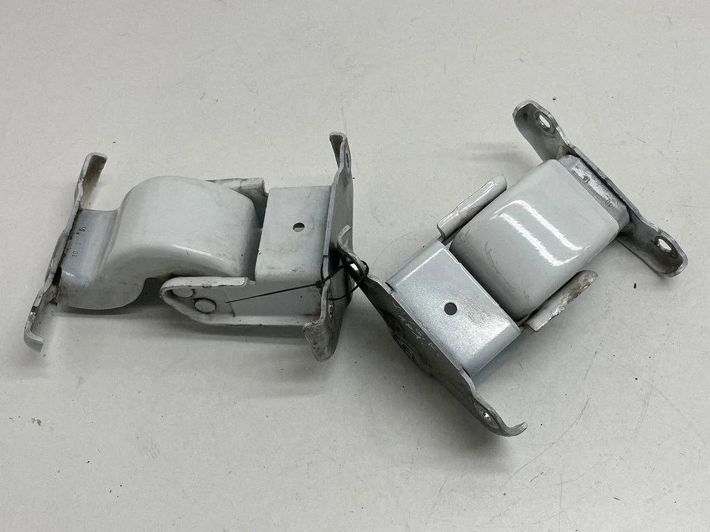 Laadimisukse hingede komplekt 93458938