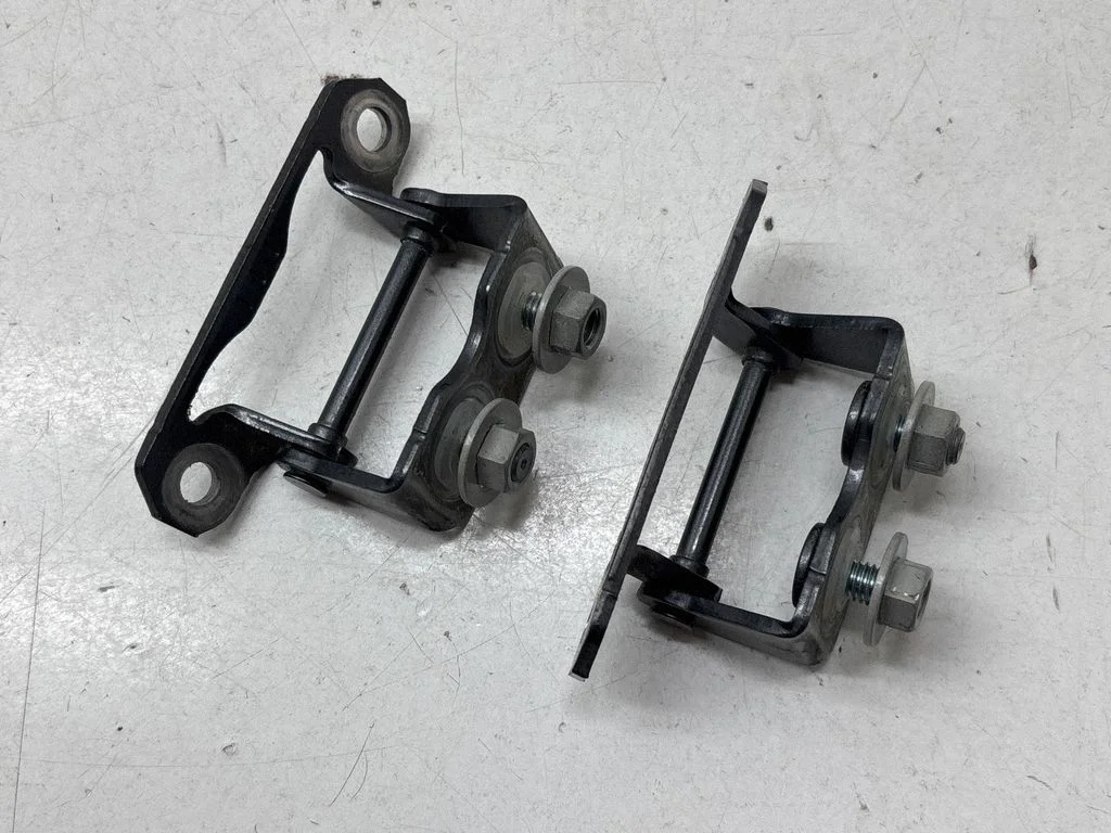 Loading door hinge set 60879hj001