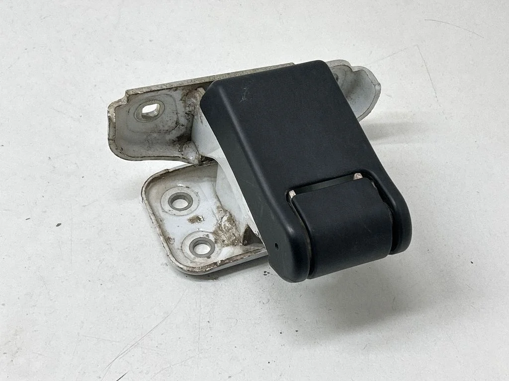 Loading door upper hinge 1610