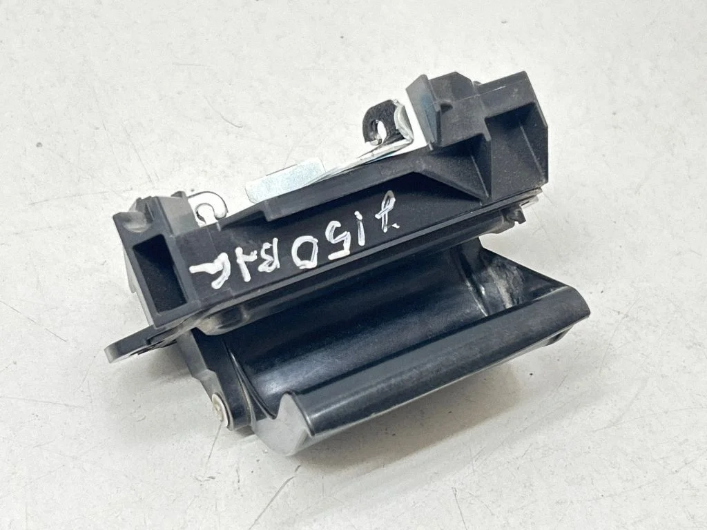 Loading door exterior handle – rear