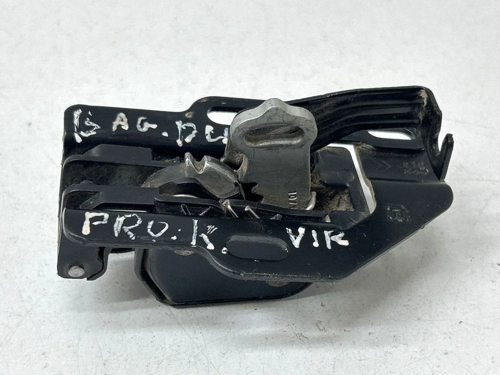 Loading door lock 96080J01