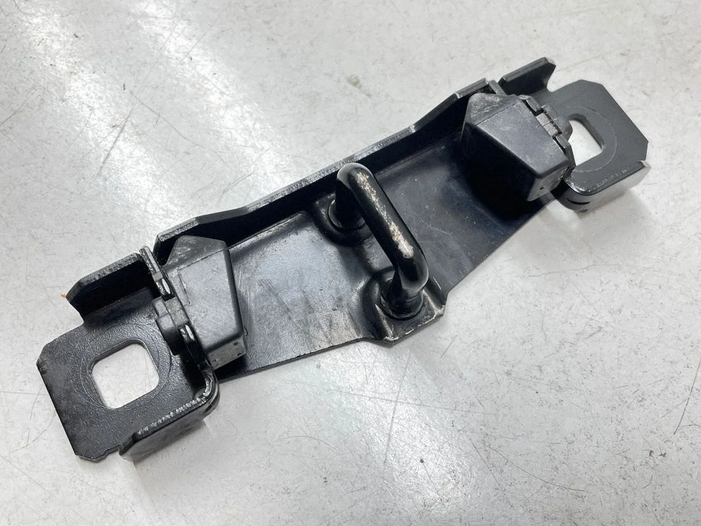 Loading door lock loop/hook striker 3M51R404B12