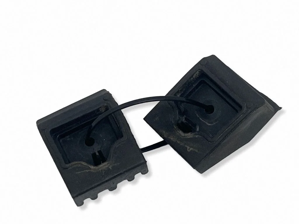 Loading door check strap stopper LJ6BS404B04AC