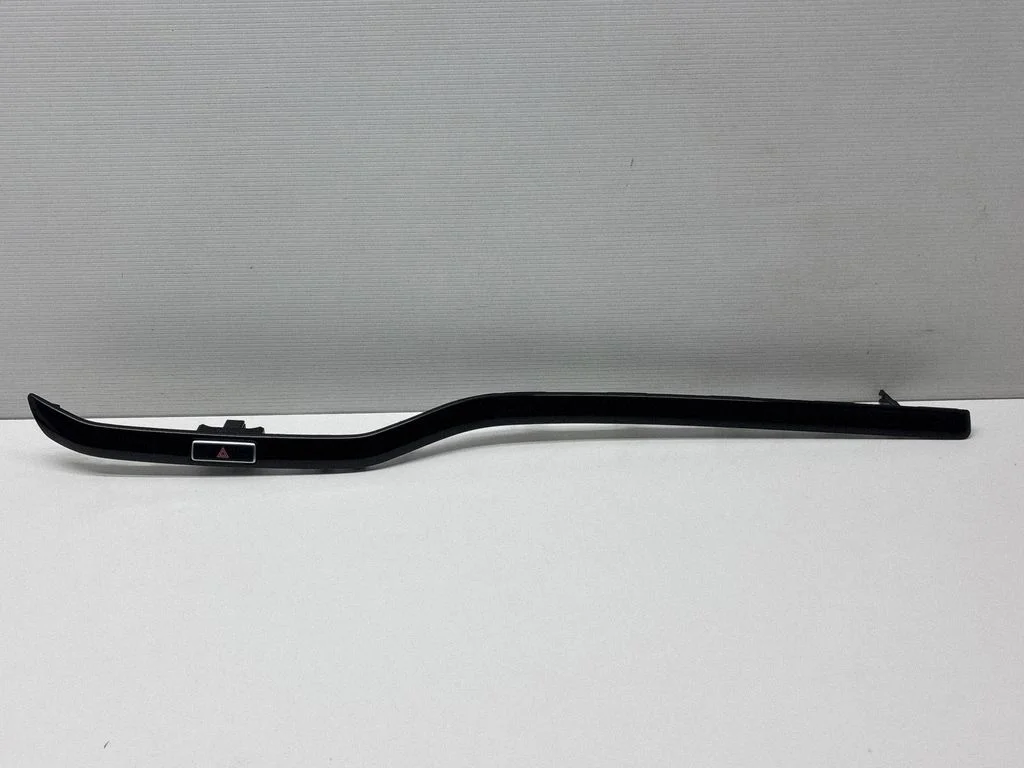Dashboard glove box trim 7N1858336B