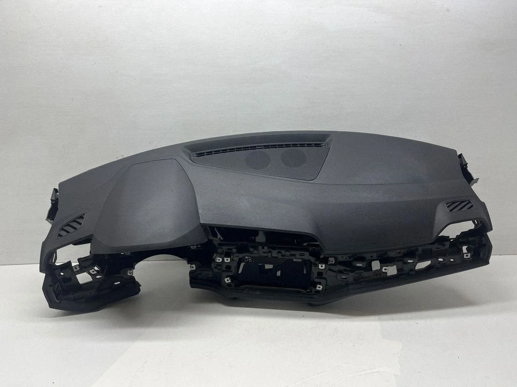 Dashboard 83B857001