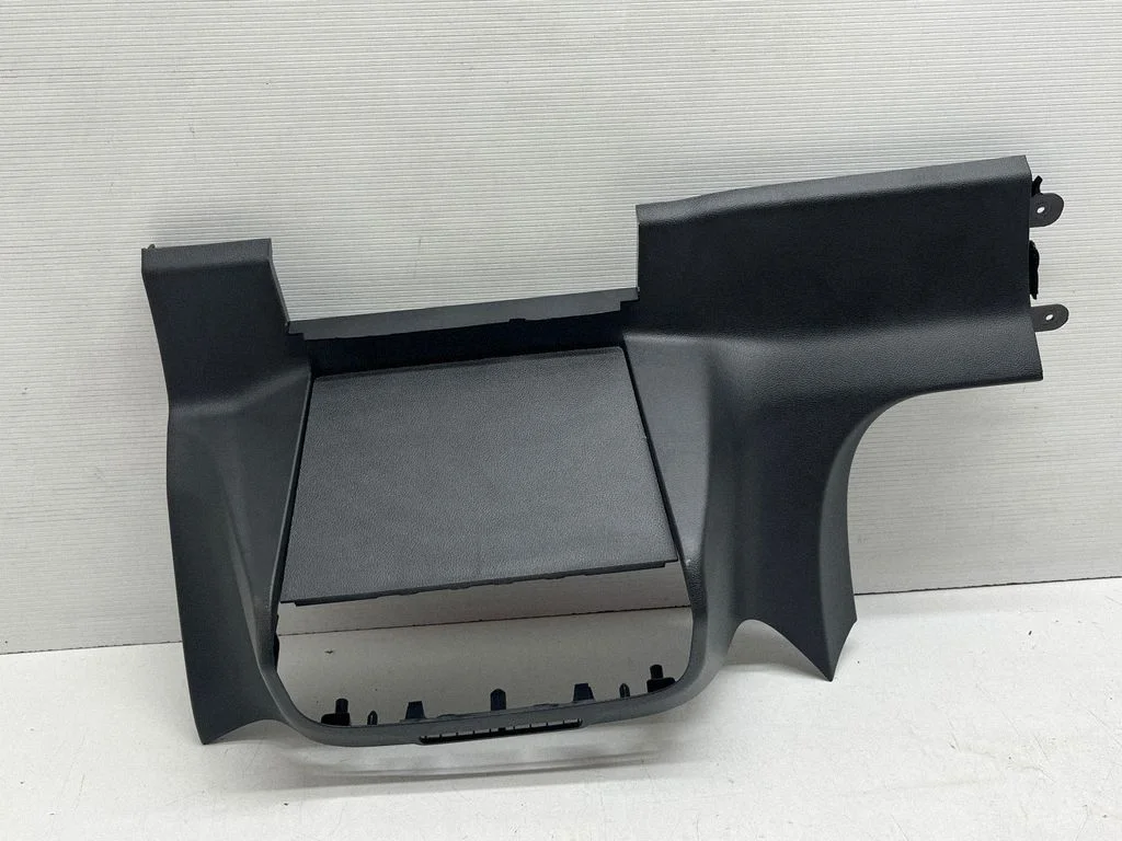 Dashboard center trim panel – Ford Escape (2001-)