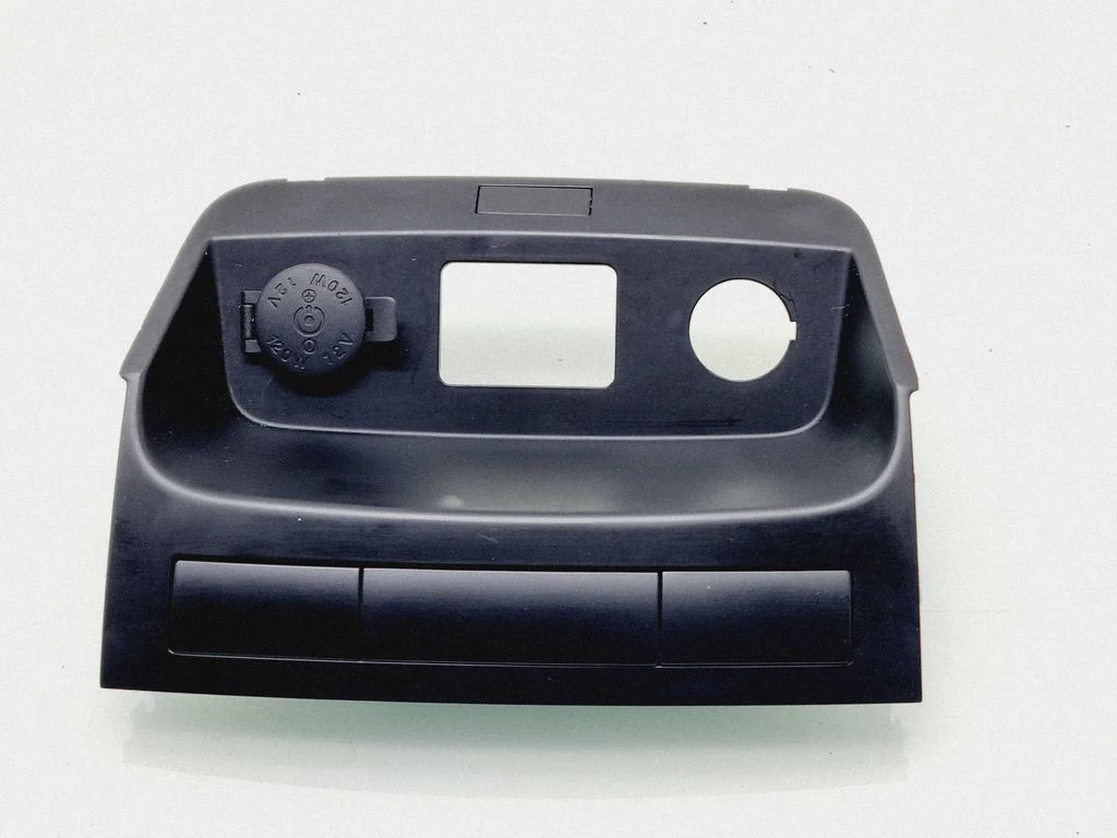 Sigaretisüütaja viimistlus – KIA Sorento (2010-2014)