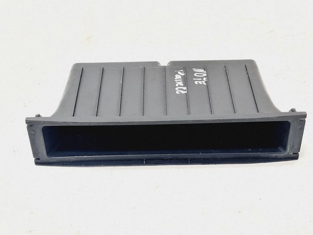 Armatuurlaua panipaik 684759U000 – Nissan Note (E11) (2006-2014)