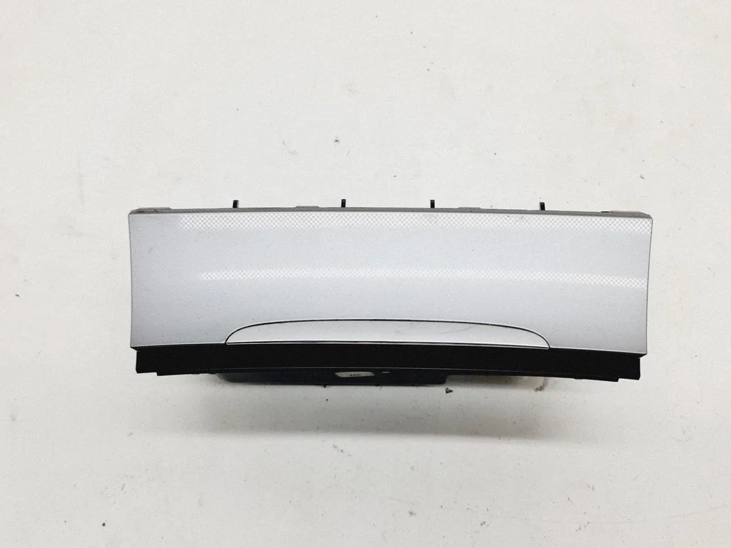 Pelnutrauks panelī 3C0863284