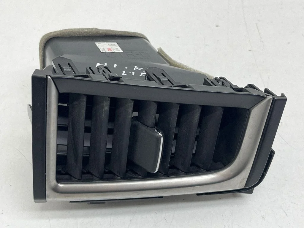 Dash center air vent grill 556860E030 – Toyota Highlander XU50 (2013-2019)