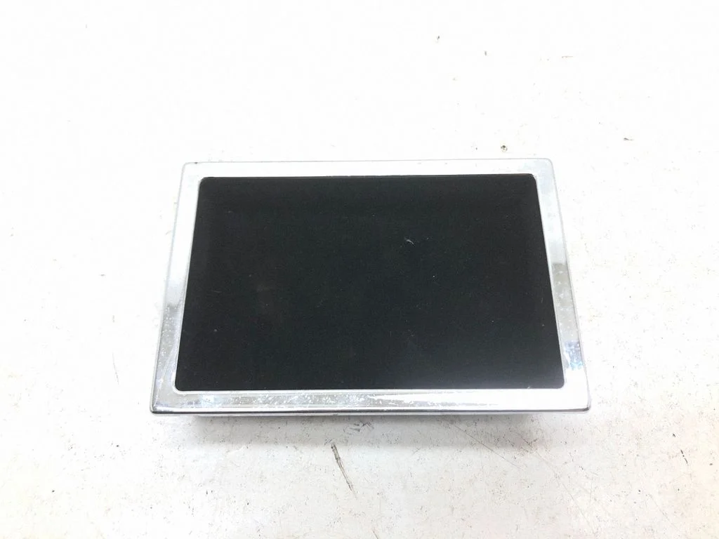 Dashboard storage box/compartment 7L6857311