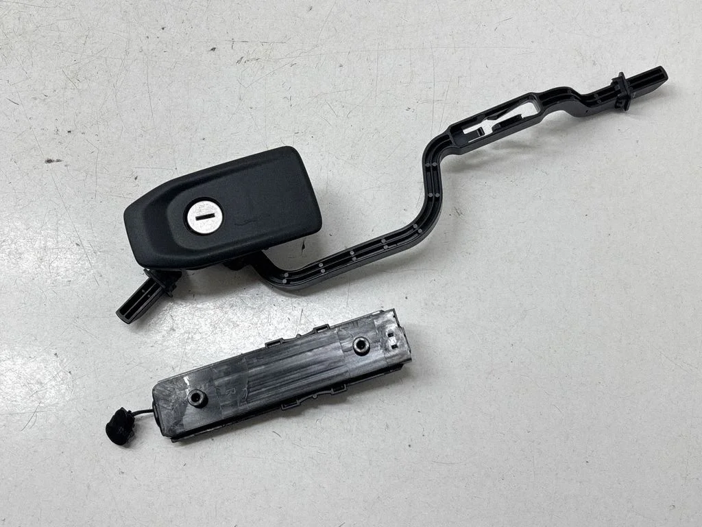 Glove box lock PA6GF30