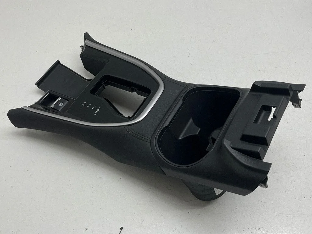Pārnesumu pārslēga sviras apdare (plastmasas) S22008220