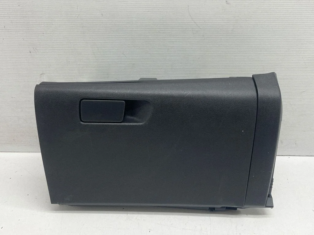 Glove box set 681026RR0A