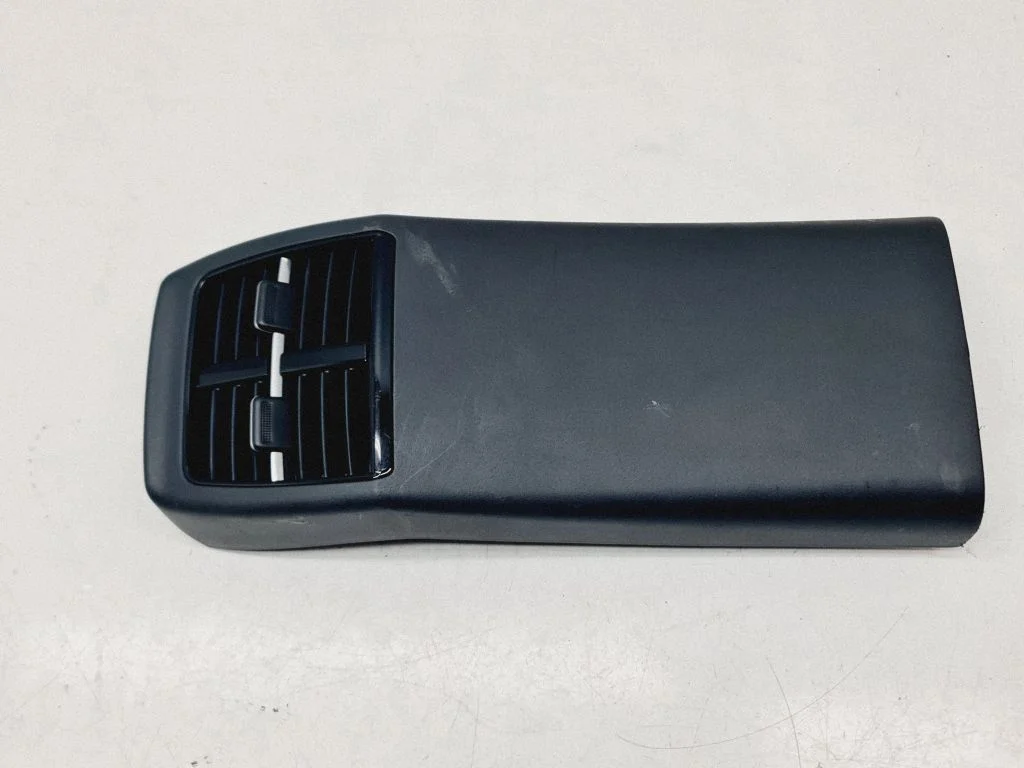 Rear air vent grill 97040AT000