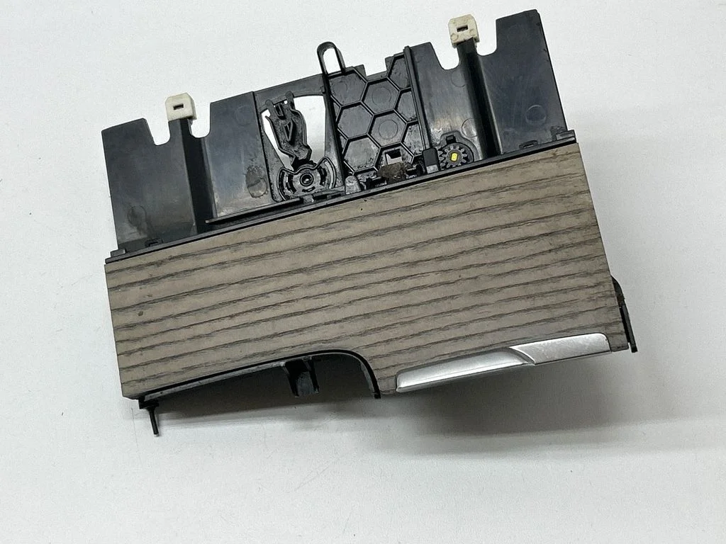 Ashtray (front) 32275471