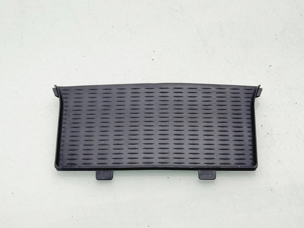 Sigaretisüütaja viimistlus (tagumine) – BMW 5-seeria F10 F11 (2009-2016)