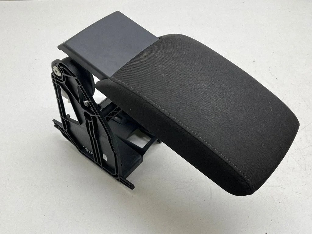Armrest – Skoda Octavia Mk3 (5E) (2013-2019)